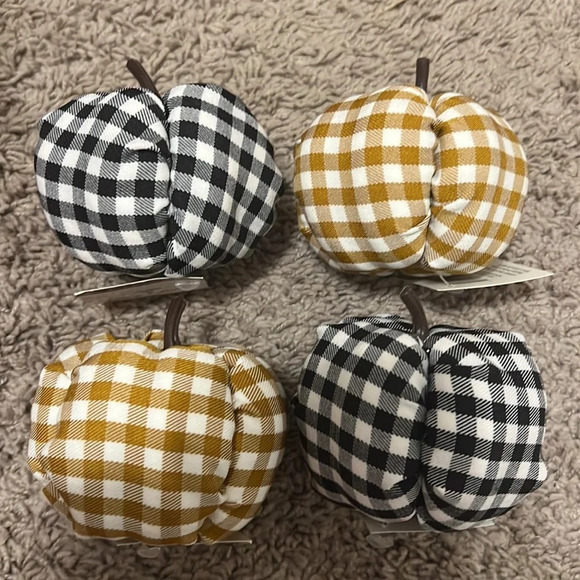NWT 4 Plaid Pumpkins - Picture 1 of 8
